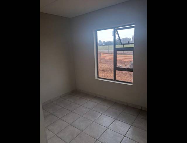 2 BEDROOM PROPERTY TO RENT IN MEYERTON CENTRAL